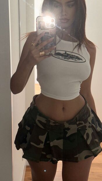 Laurgmzz page leaked private photo uncensored HD quality