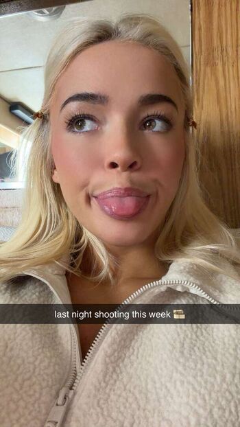 Livvy dunne  page leaked private photo uncensored HD quality