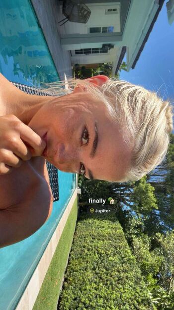Livvy dunne  page leaked private photo uncensored HD quality