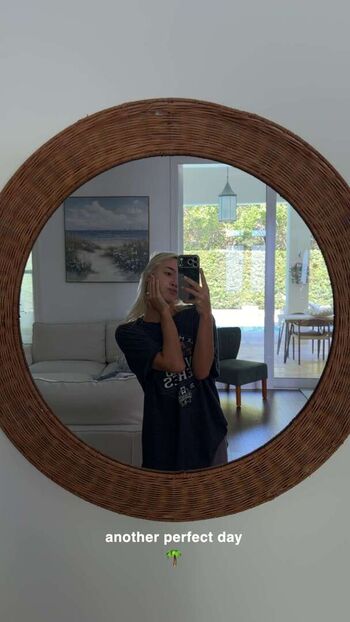 Livvy dunne  page leaked private photo uncensored HD quality