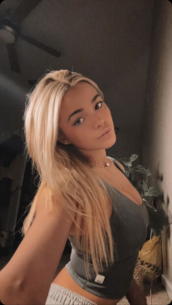 Livvy dunne  page leaked private photo uncensored HD quality