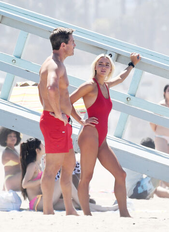 Livvy dunne  page leaked private photo uncensored HD quality