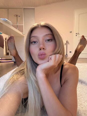 Loeni hadi leaked private photo uncensored HD quality
