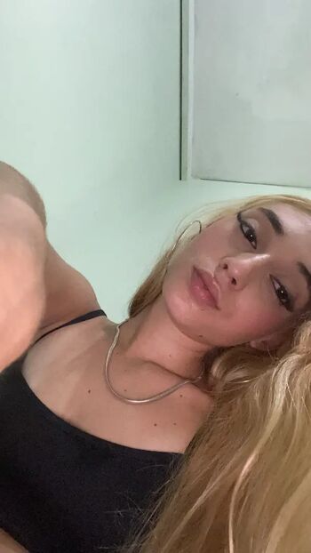 Loirinhaaa leaked private photo uncensored HD quality