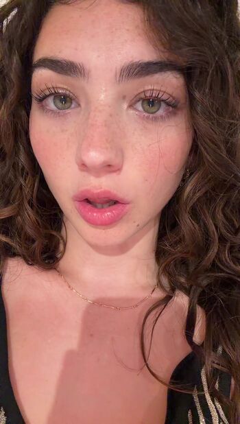 Lyzzahh page leaked private photo uncensored HD quality