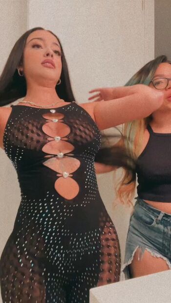 Malu trevejo  page leaked private photo uncensored HD quality