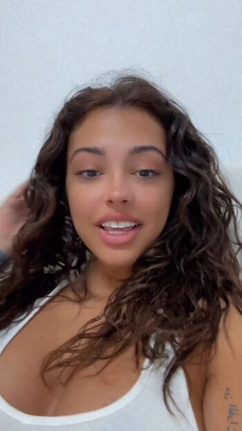 Malu trevejo  page leaked private photo uncensored HD quality