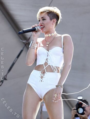 Miley cyrus page leaked private photo uncensored HD quality