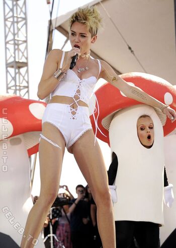 Miley cyrus page leaked private photo uncensored HD quality