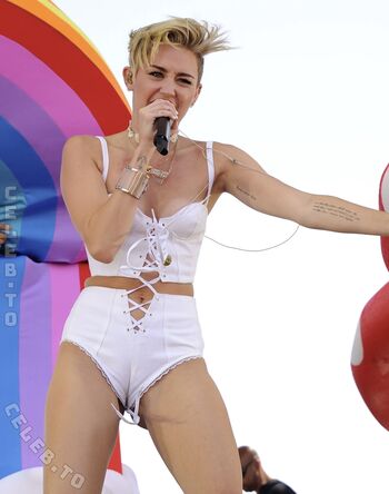 Miley cyrus page leaked private photo uncensored HD quality