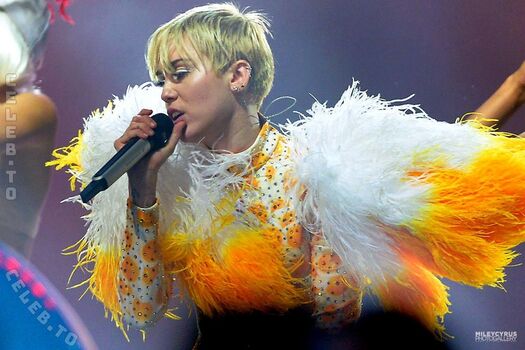 Miley cyrus page leaked private photo uncensored HD quality