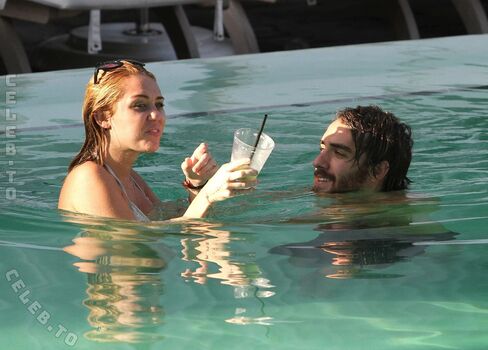 Miley cyrus page leaked private photo uncensored HD quality