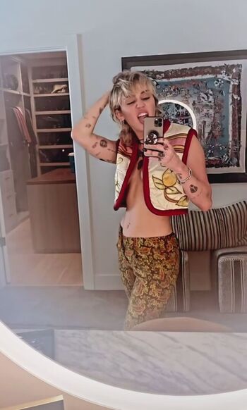 Miley cyrus leaked private photo uncensored HD quality