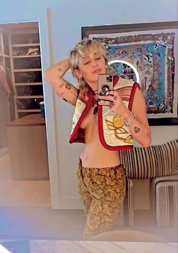 Miley cyrus leaked private photo uncensored HD quality