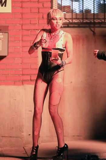 Miley cyrus leaked private photo uncensored HD quality