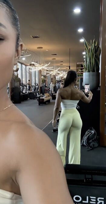 Okyyoliviaa  page leaked private photo uncensored HD quality