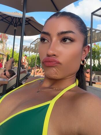 Okyyoliviaa leaked private photo uncensored HD quality