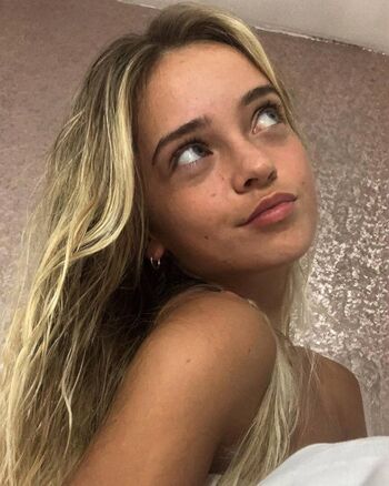 Petitesneakylink  page leaked private photo uncensored HD quality