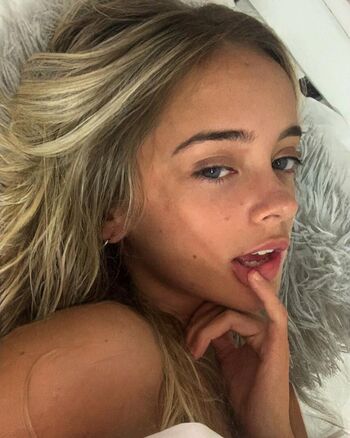 Petitesneakylink  page leaked private photo uncensored HD quality