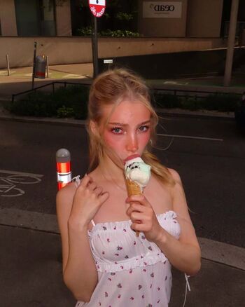 Rosegnlz leaked private photo uncensored HD quality