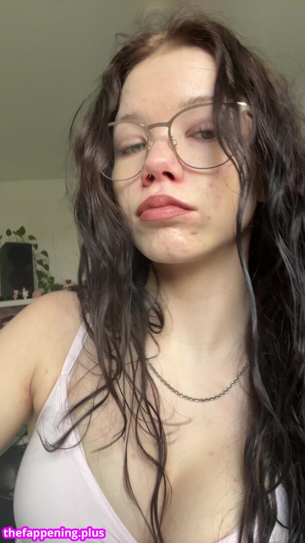 Heyitshazelxoxo leaked private photo uncensored HD quality