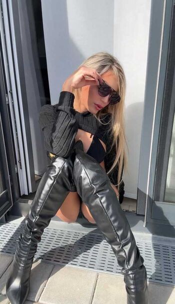 Sandyleinof leaked private photo uncensored HD quality