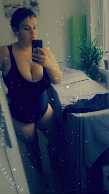 Sophieschmande page leaked private photo uncensored HD quality