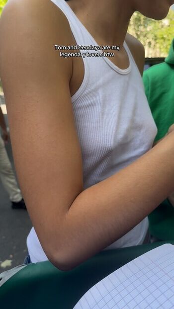 Zendaya leaked private photo uncensored HD quality