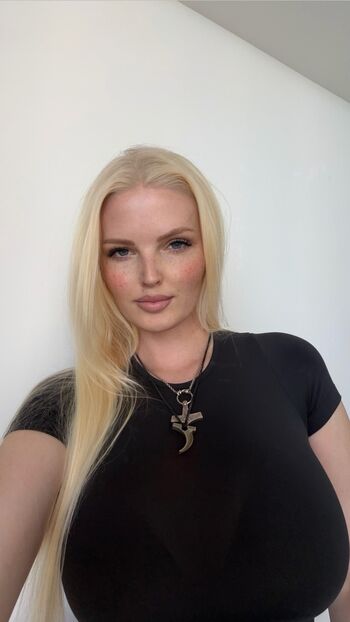 Ziennaeve leaked private photo uncensored HD quality