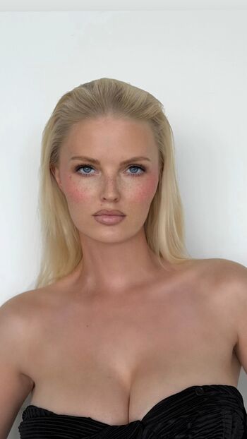 Ziennaeve leaked private photo uncensored HD quality