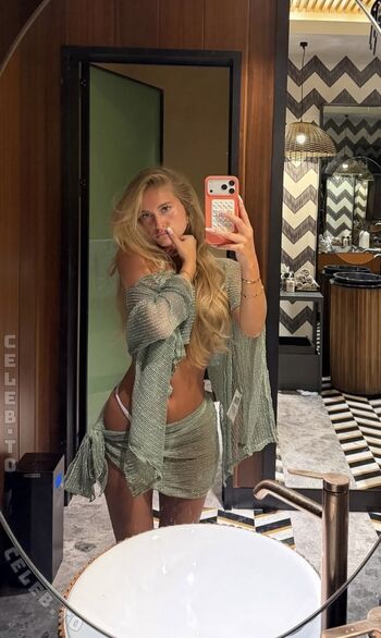 Zoe kaeppele leaked private photo uncensored HD quality