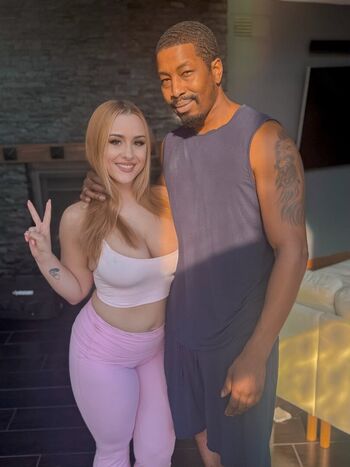 Zoey uso  page leaked private photo uncensored HD quality