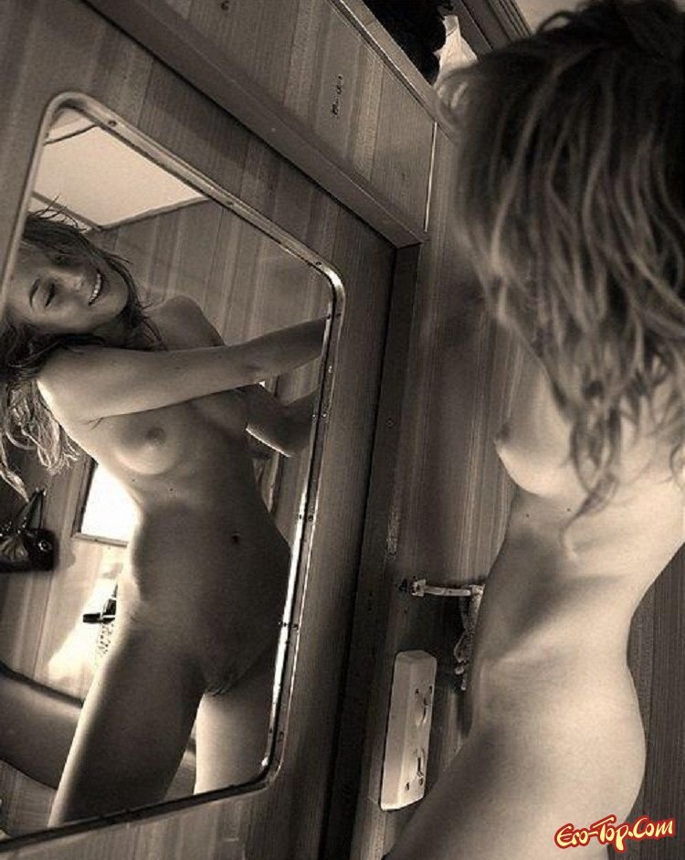 Naked women in the train compartment