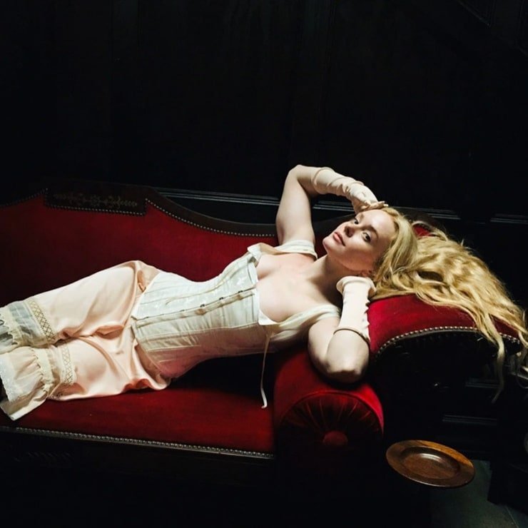 Cowen Abigail f. Cowen Nude