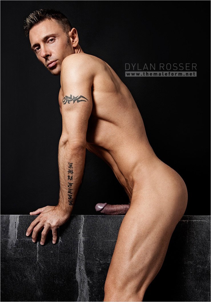 Naked men striptezers