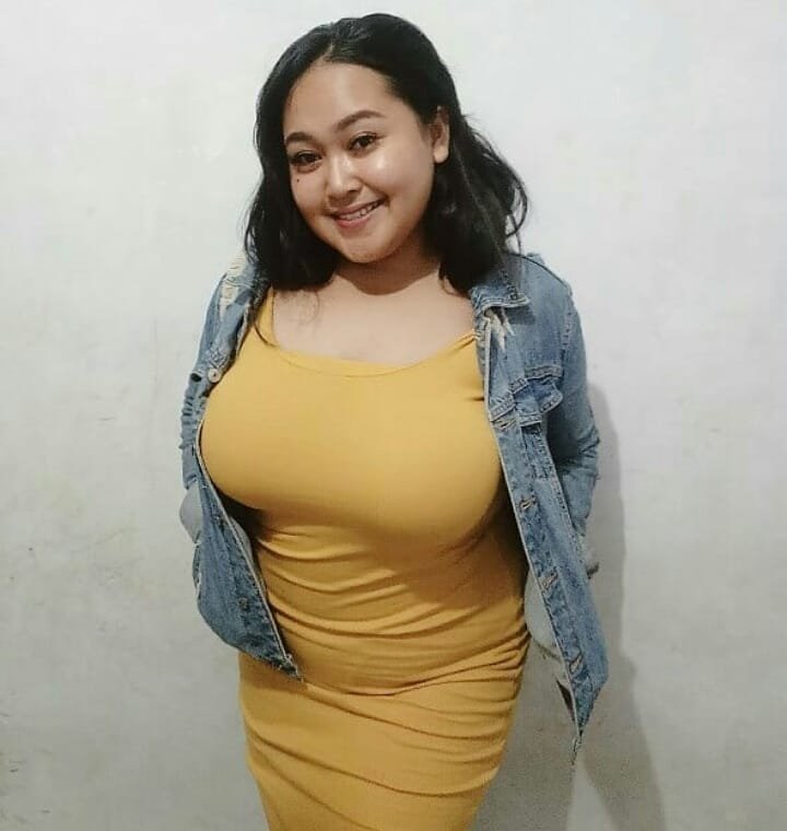 TANTE ANGGIE SEMPROT