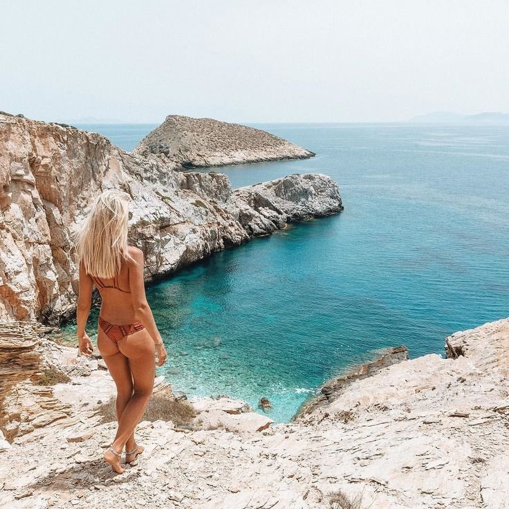 STEPHANIE ANTONIOU Instagram