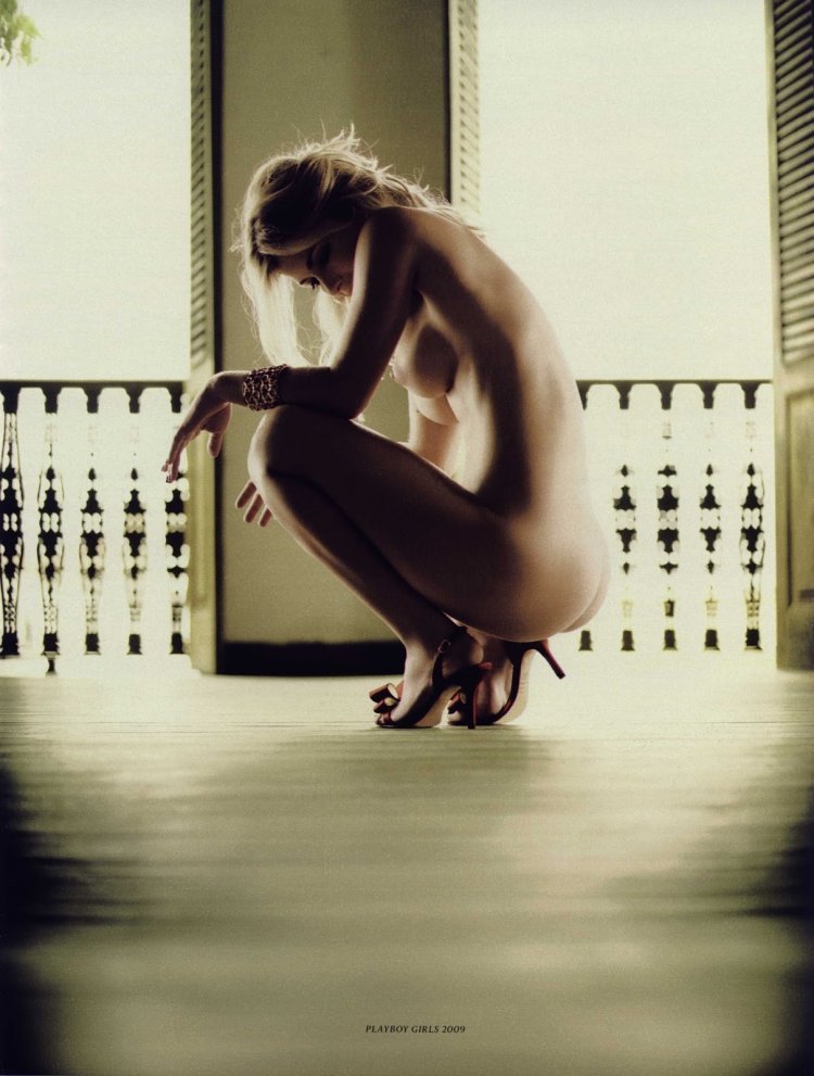 ANA PAULA AROSIO NUDE