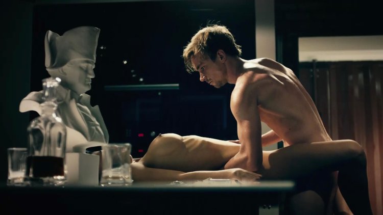 Paulina Porizkova Bloody Thursday Naked