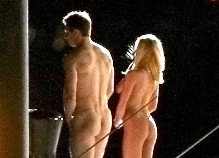 Anna Faris undressed in the film