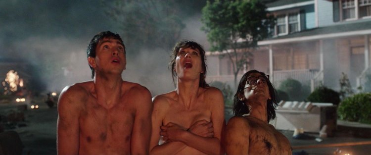 Mackenzie Davis Naked Propes