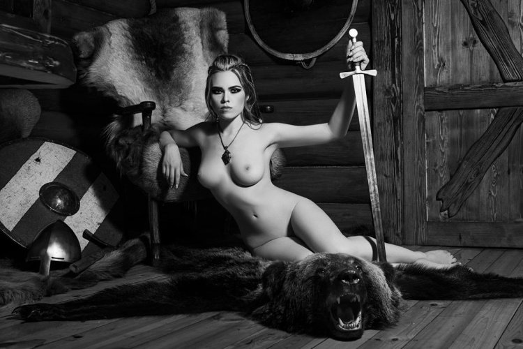 Zena Queen of the Warriors of the Amazon Tits