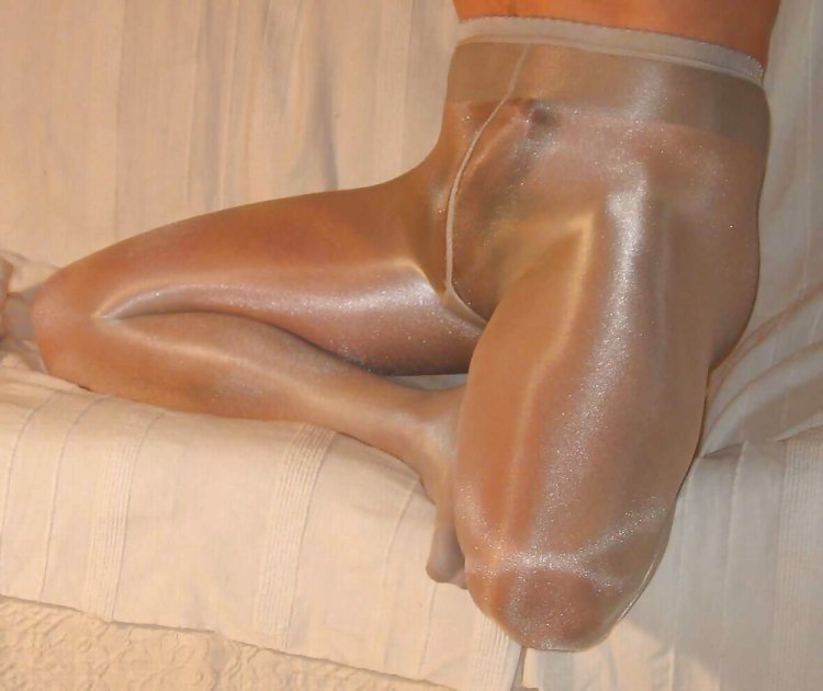 Brothers fucked a girl in purple tights