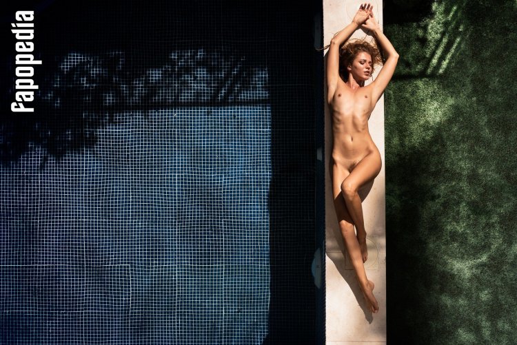 Mary Kalisi is naked and beautiful