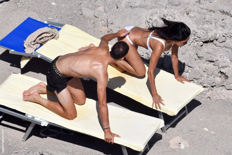 Nicole Sherzinger tits