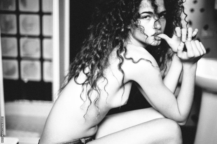 Chiara Ferrani Sexy Nude