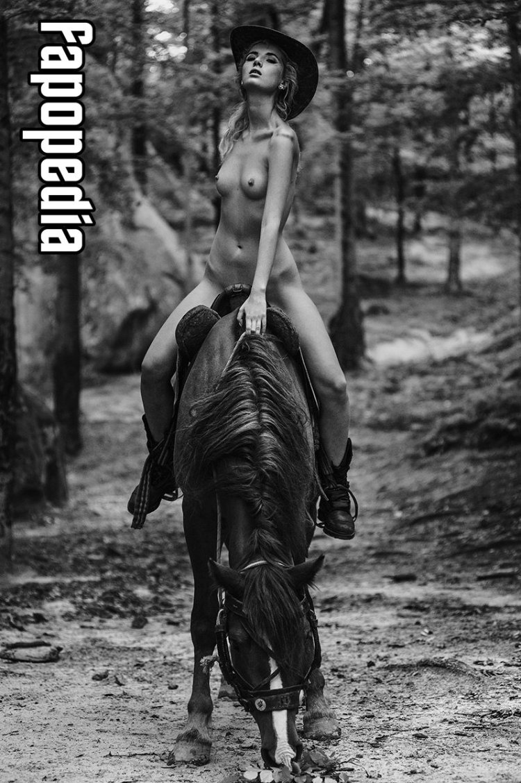 Marina Nelson model nude