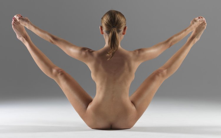 Lauren Rudik Naked Yoga