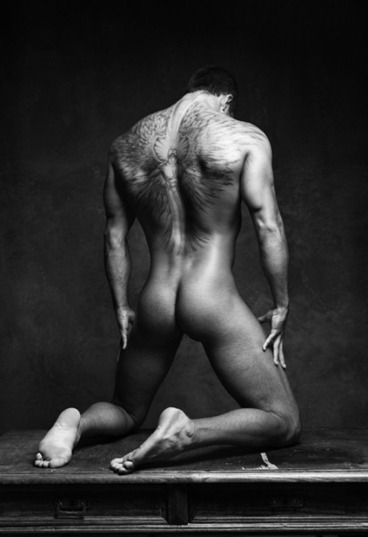 Photoshoot of naked men