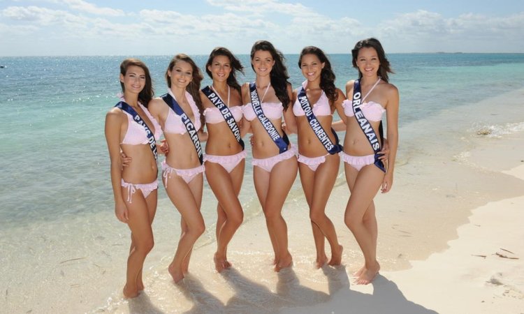 Beauty contest on the beach